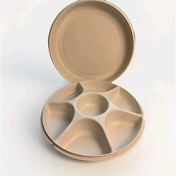 Vintage Tupperware Almond Divided Vegetable Fruit Chip & Dip Serving Tray & Lid - Picture 1 of 7